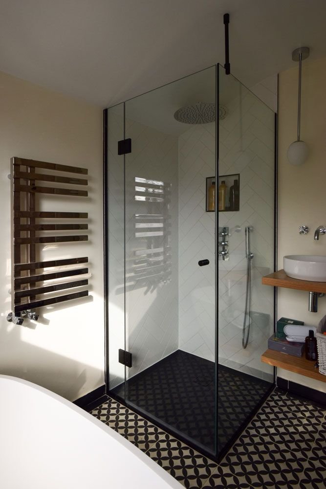 Wardrobe and Showerscreen Assembler Job in Australia