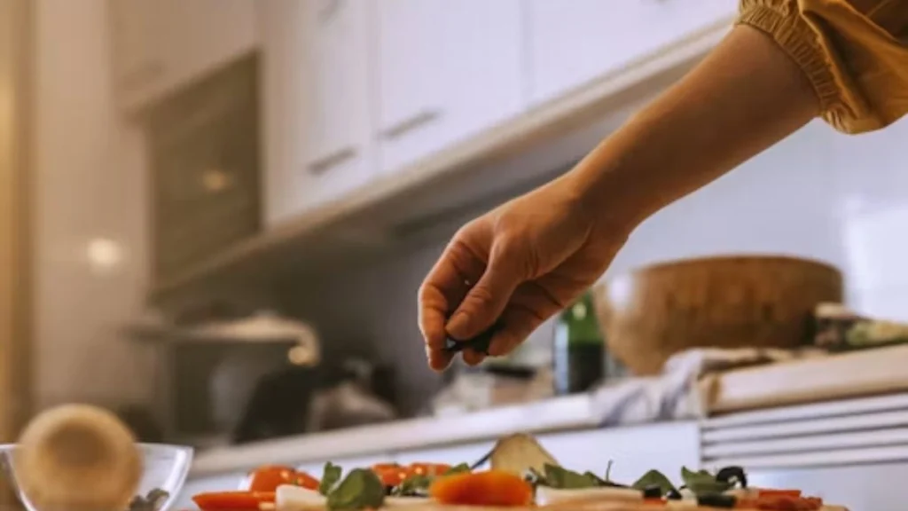 Kitchen Hand Job in New Zealand